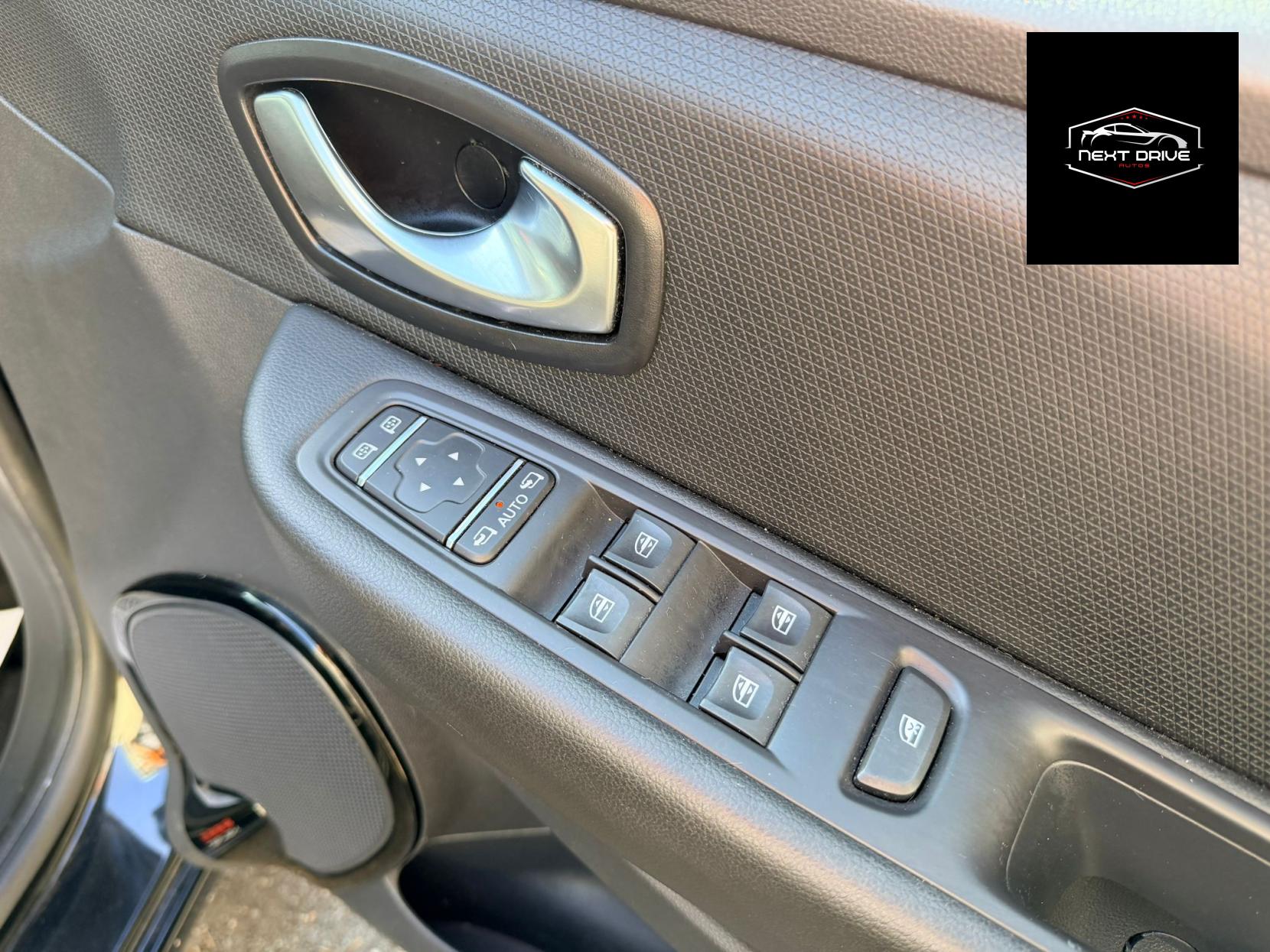 Renault Clio 0.9 TCe Dynamique S Nav Hatchback 5dr Petrol Manual Euro 6 (s/s) (90 ps)