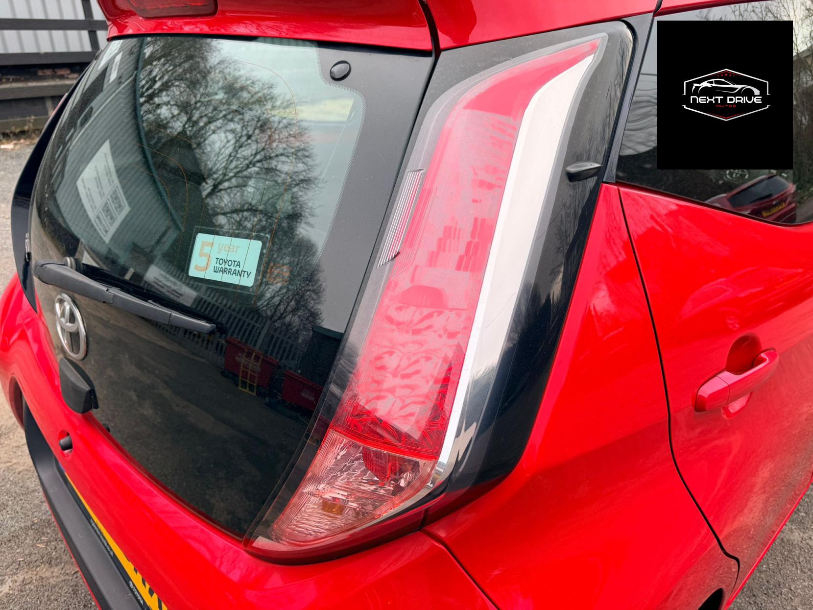 Toyota AYGO 1.0 VVT-i x-play Hatchback 5dr Petrol x-shift Euro 6 (68 ps)