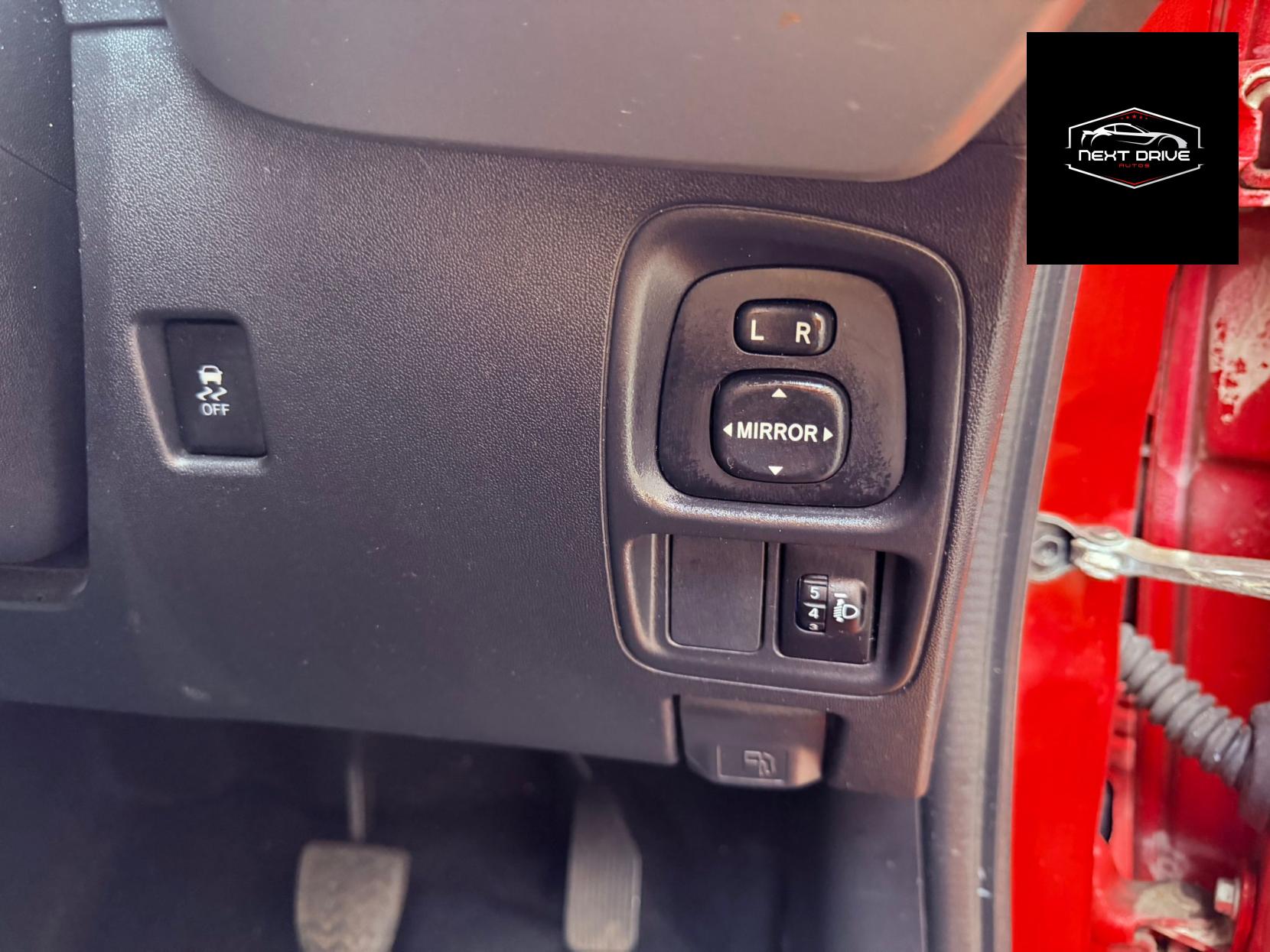 Toyota AYGO 1.0 VVT-i x-play Hatchback 5dr Petrol x-shift Euro 6 (68 ps)