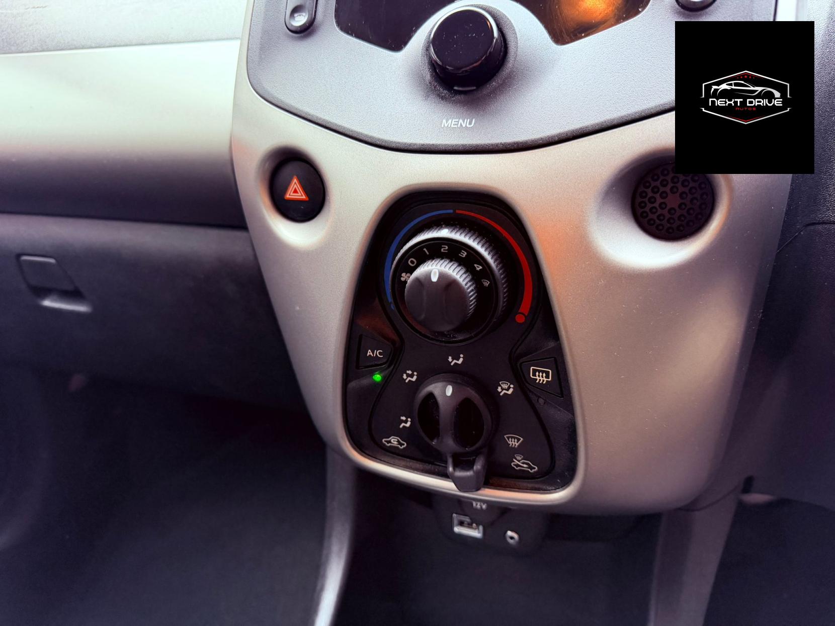 Toyota AYGO 1.0 VVT-i x-play Hatchback 5dr Petrol x-shift Euro 6 (68 ps)