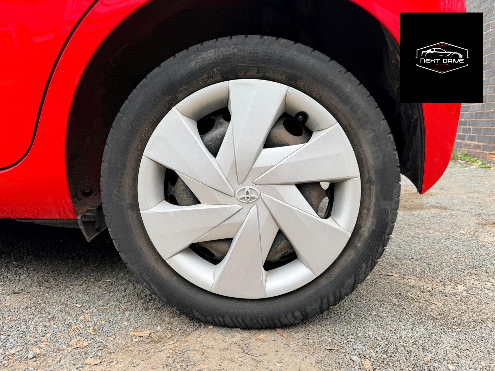 Toyota AYGO 1.0 VVT-i x-play Hatchback 5dr Petrol x-shift Euro 6 (68 ps)