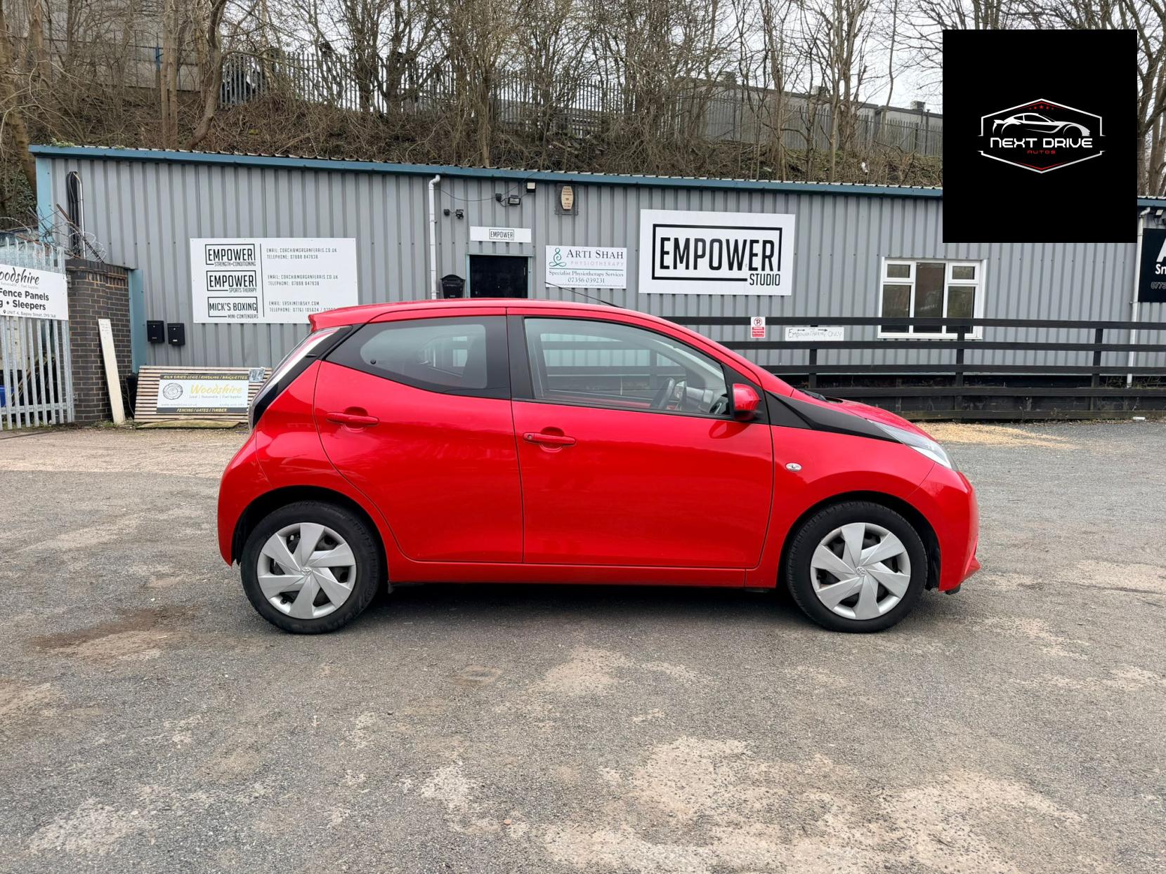 Toyota AYGO 1.0 VVT-i x-play Hatchback 5dr Petrol x-shift Euro 6 (68 ps)