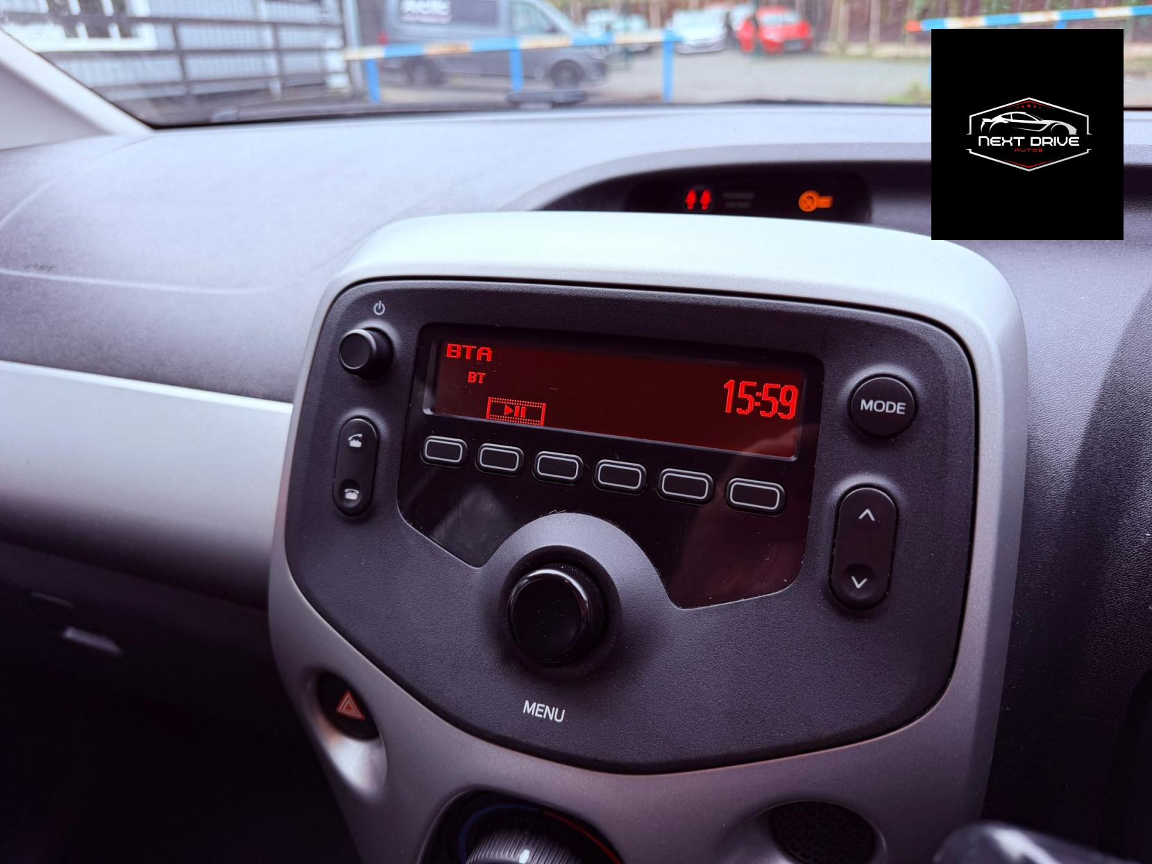 Toyota AYGO 1.0 VVT-i x-play Hatchback 5dr Petrol x-shift Euro 6 (68 ps)