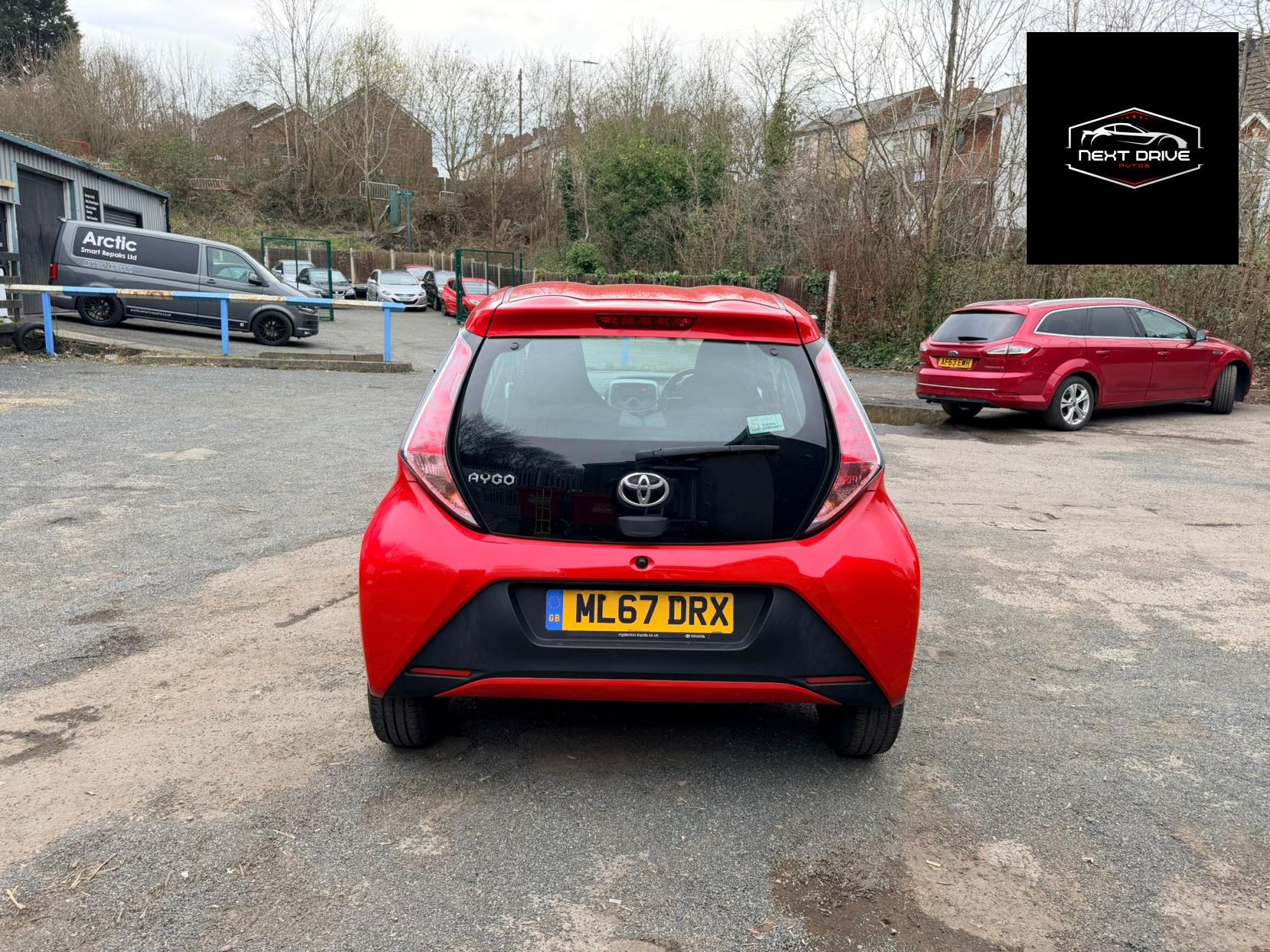 Toyota AYGO 1.0 VVT-i x-play Hatchback 5dr Petrol x-shift Euro 6 (68 ps)
