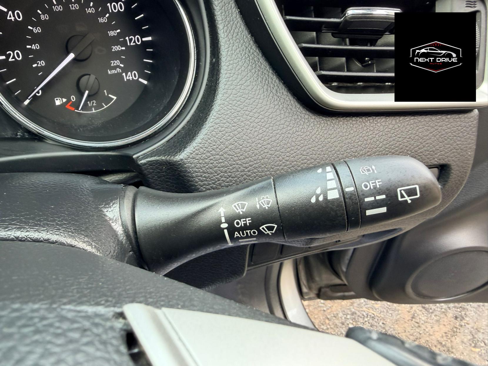 Nissan Qashqai 1.5 dCi Tekna SUV 5dr Diesel Manual 2WD Euro 5 (s/s) (110 ps)