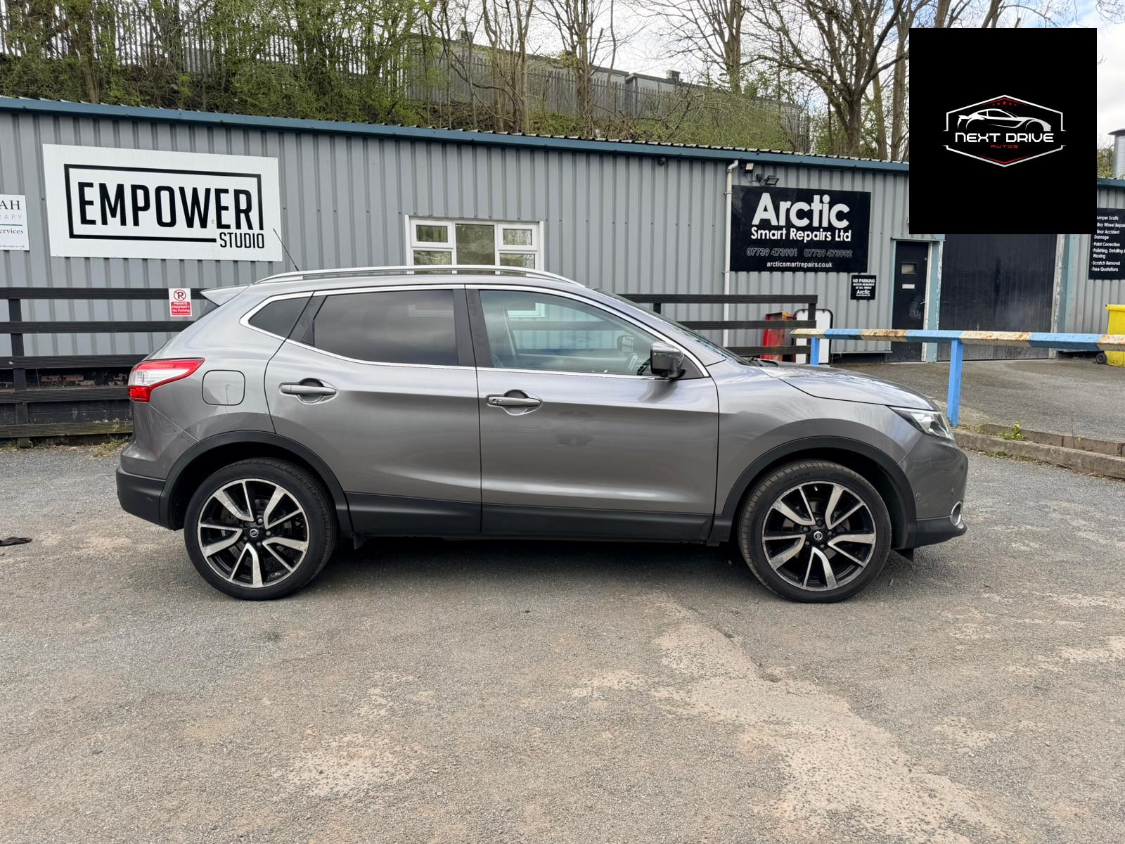 Nissan Qashqai 1.5 dCi Tekna SUV 5dr Diesel Manual 2WD Euro 5 (s/s) (110 ps)