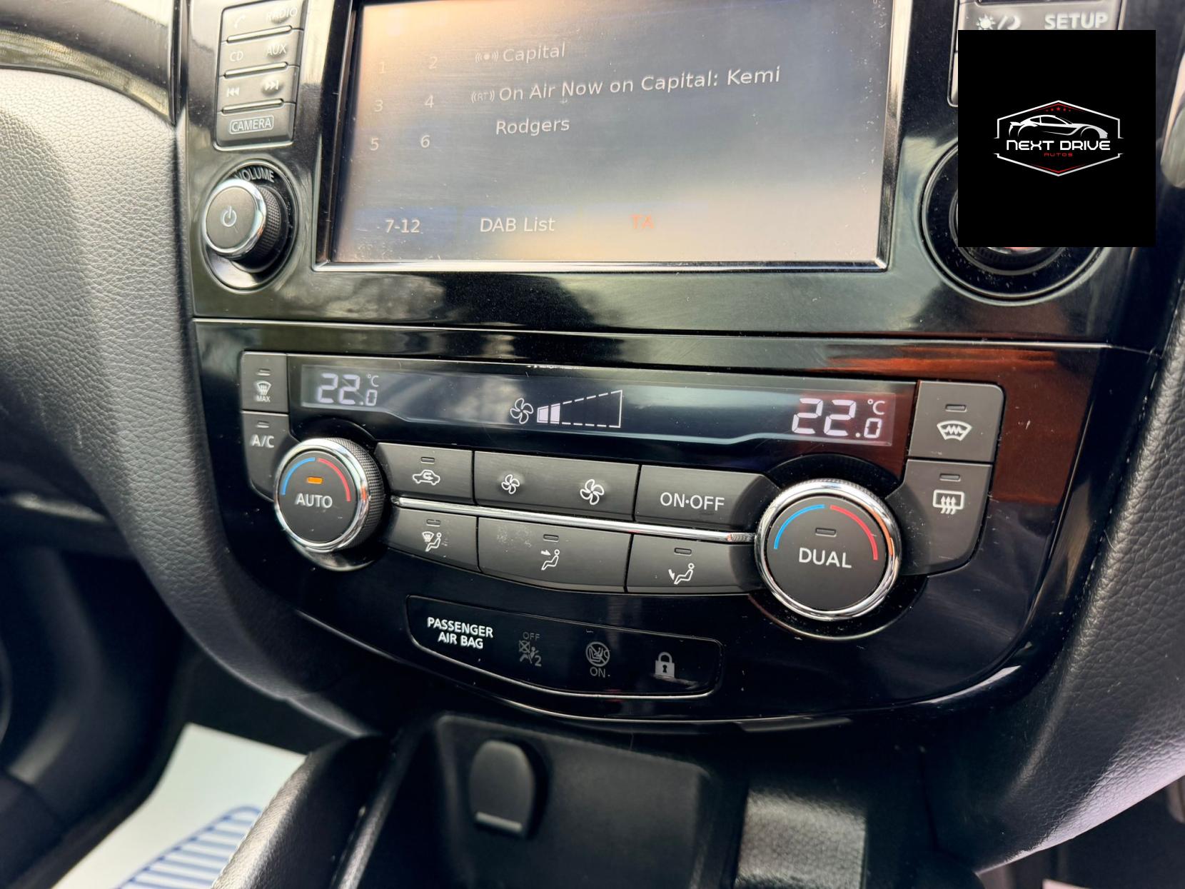 Nissan Qashqai 1.5 dCi Tekna SUV 5dr Diesel Manual 2WD Euro 5 (s/s) (110 ps)