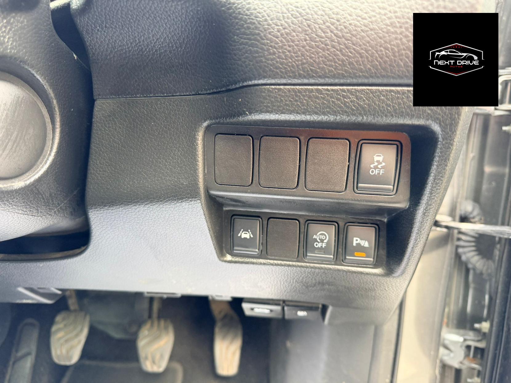 Nissan Qashqai 1.5 dCi Tekna SUV 5dr Diesel Manual 2WD Euro 5 (s/s) (110 ps)