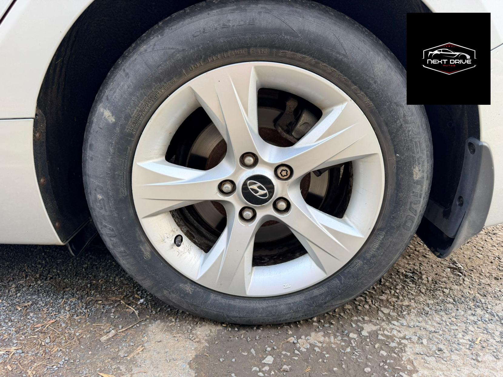 Hyundai i40 1.7 CRDi Blue Drive Premium Estate 5dr Diesel Manual Euro 5 (s/s) (136 ps)