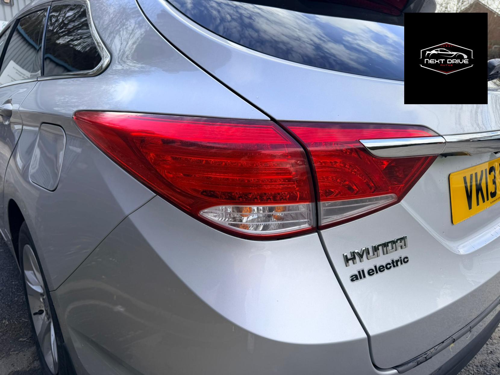 Hyundai i40 1.7 CRDi Blue Drive Premium Estate 5dr Diesel Manual Euro 5 (s/s) (136 ps)