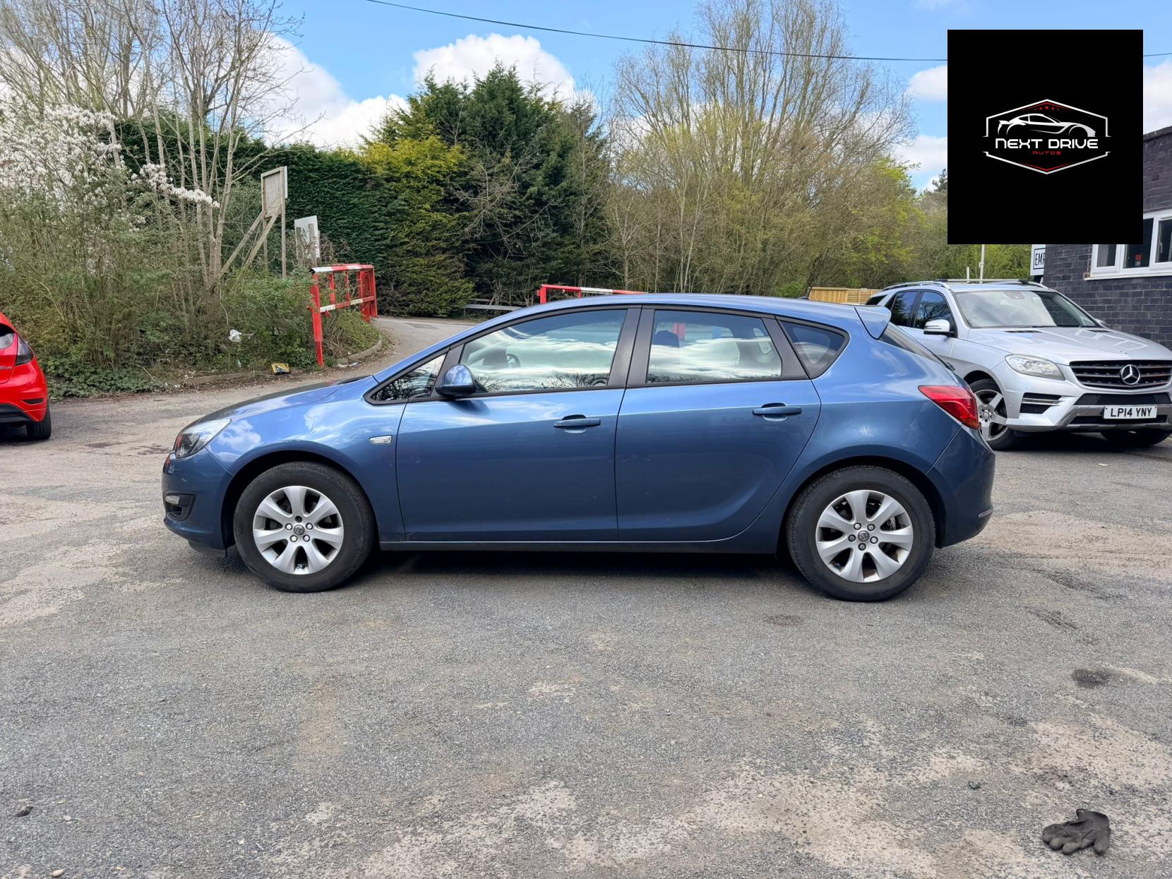 Vauxhall Astra 1.6i Design Hatchback 5dr Petrol Manual Euro 6 (115 ps)