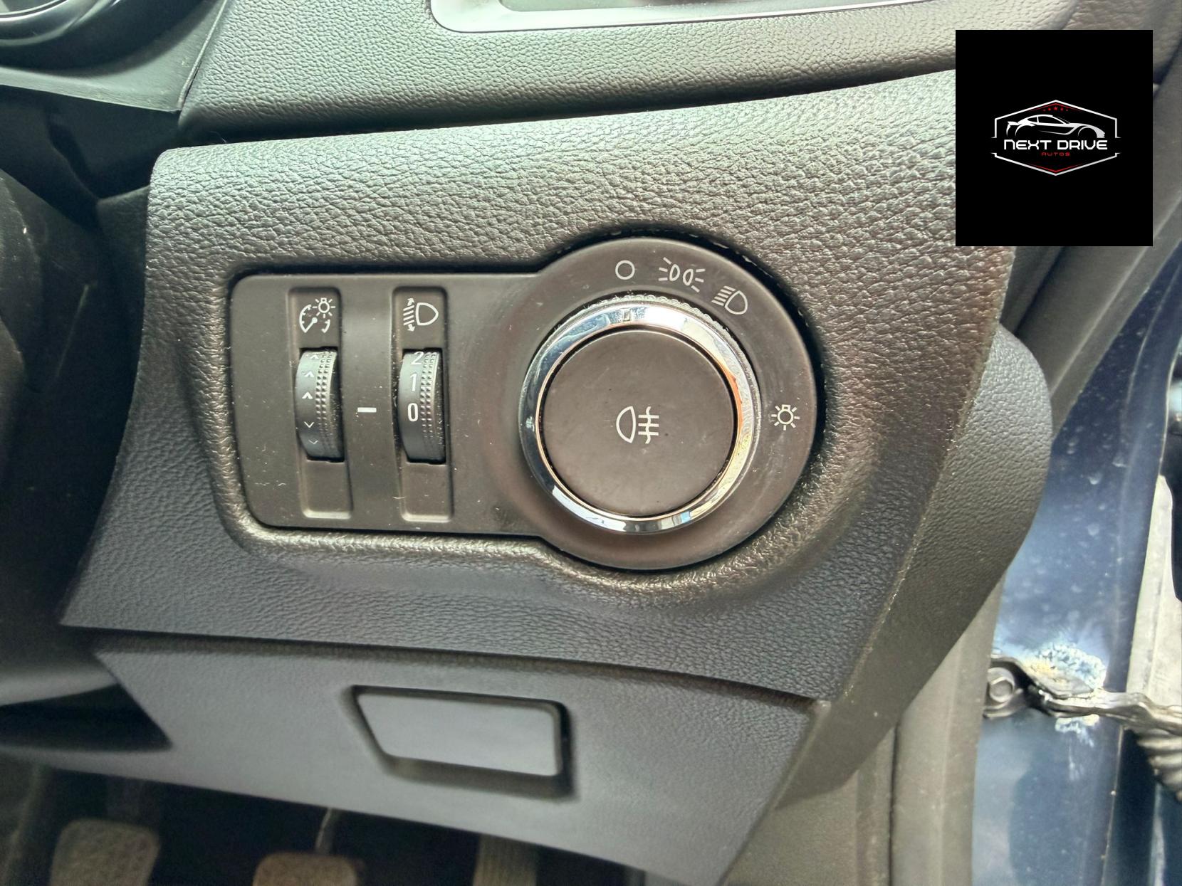 Vauxhall Astra 1.6i Design Hatchback 5dr Petrol Manual Euro 6 (115 ps)