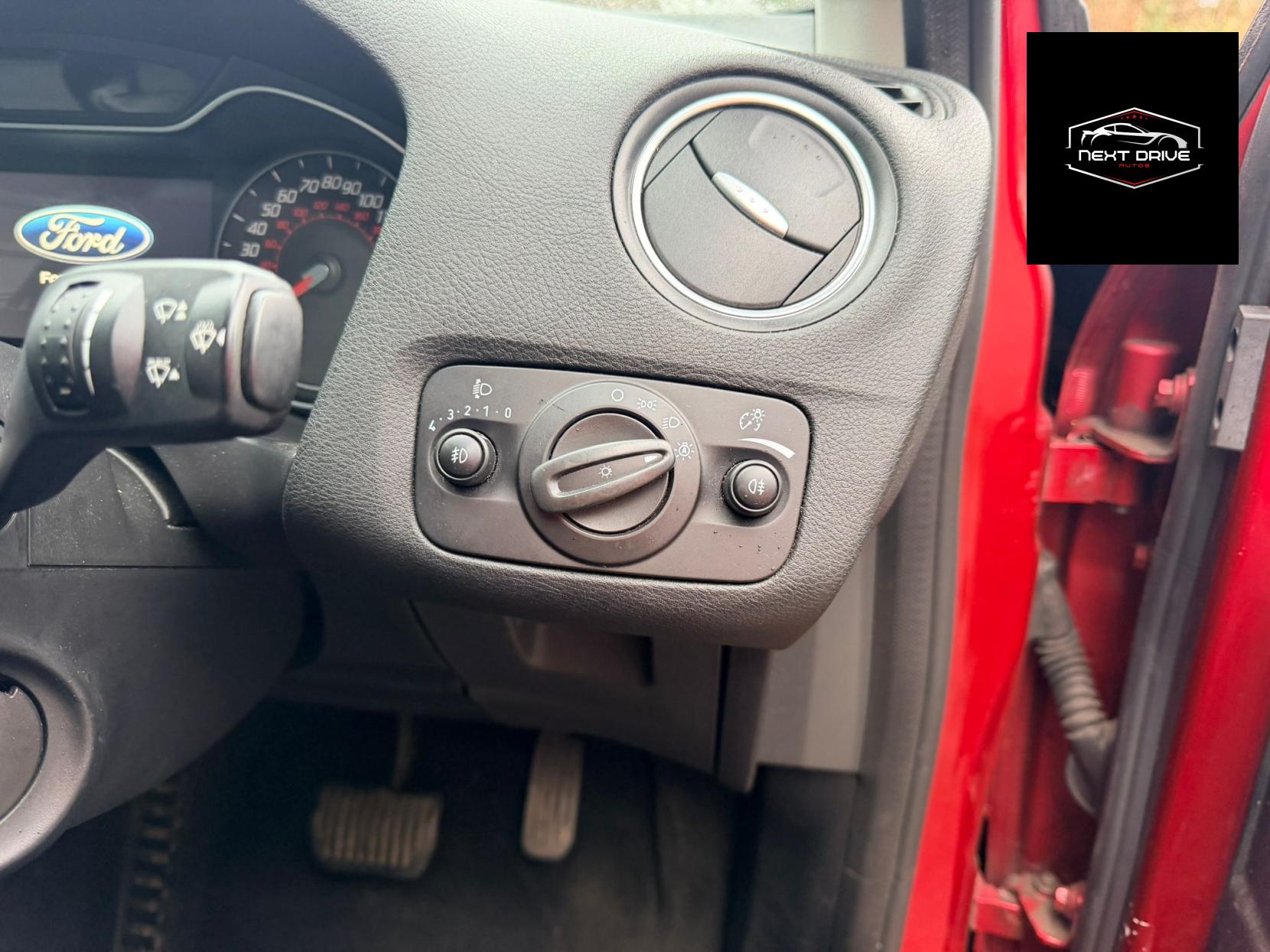 Ford Mondeo 2.0 TDCi Titanium X Business Edition Estate 5dr Diesel Powershift Euro 5 (163 ps)