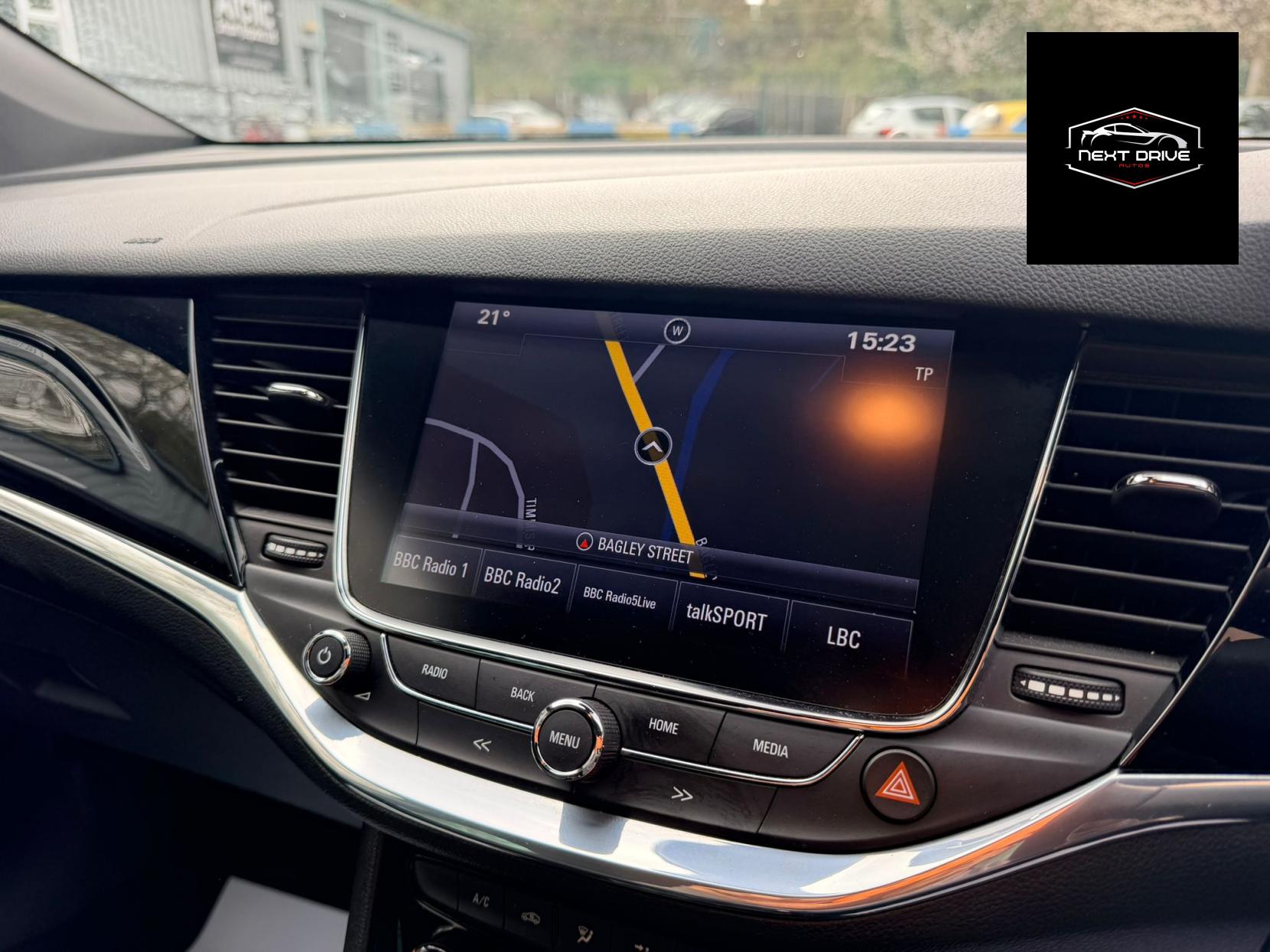 Vauxhall Astra 1.0i Turbo ecoFLEX SRi Nav Hatchback 5dr Petrol Manual Euro 6 (s/s) (105 ps)