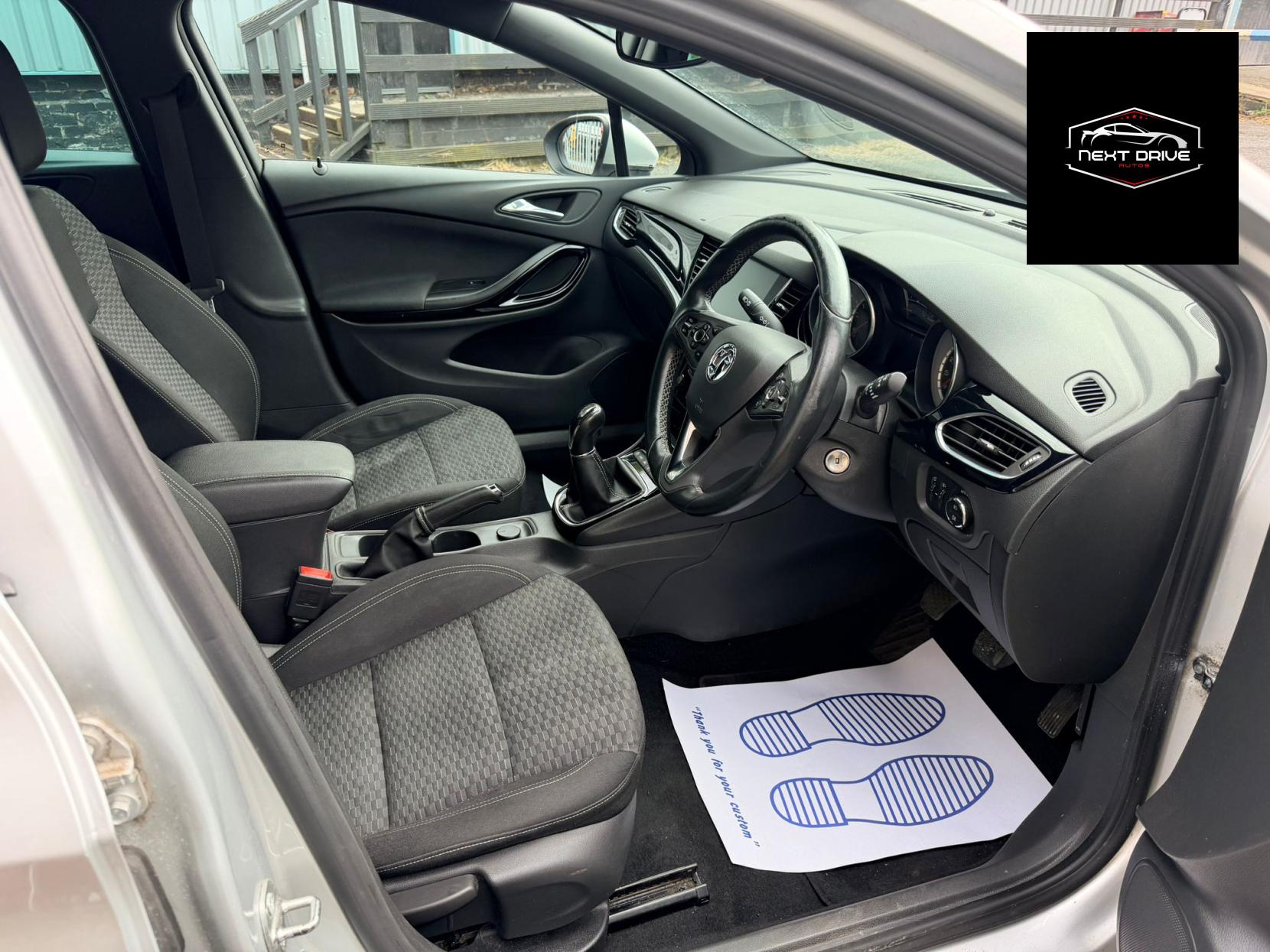 Vauxhall Astra 1.0i Turbo ecoFLEX SRi Nav Hatchback 5dr Petrol Manual Euro 6 (s/s) (105 ps)