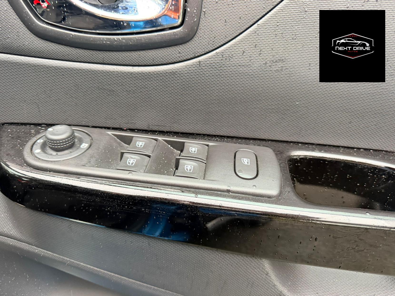 Renault Captur 1.5 dCi ENERGY Dynamique S MediaNav SUV 5dr Diesel Manual Euro 5 (s/s) (90 ps)