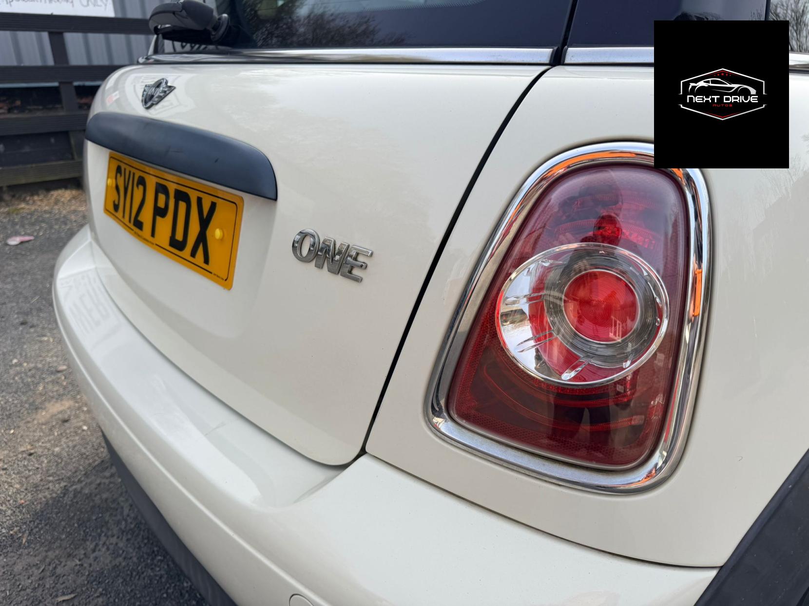 MINI Hatch 1.6 One Baker Street Hatchback 3dr Petrol Manual Euro 5 (98 ps)